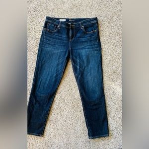 Kut from the Kloth Catherine Slim Boyfriend size 8 jeans
